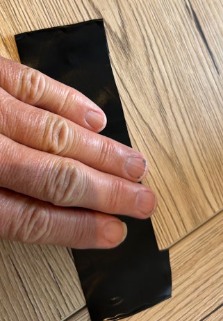 Application du tape sur la surface à tester